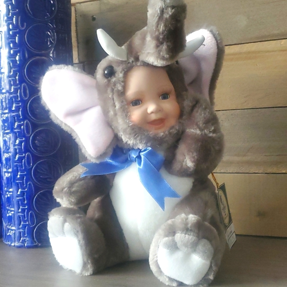 Geppeddo Aaron Elephant - Picture 2 of 8